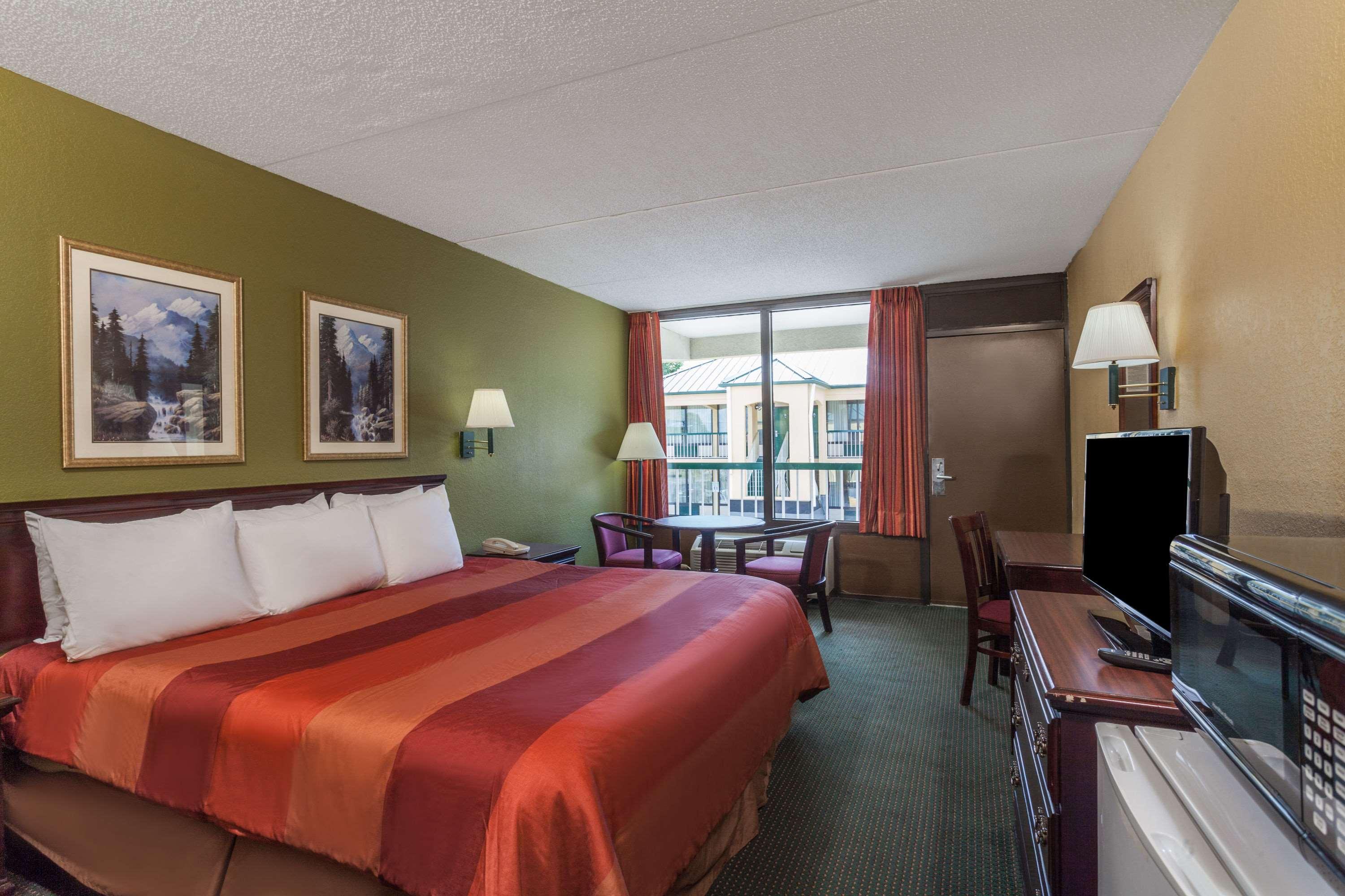 Days Inn By Wyndham Nashville Saint Thomas West Hospital Esterno foto