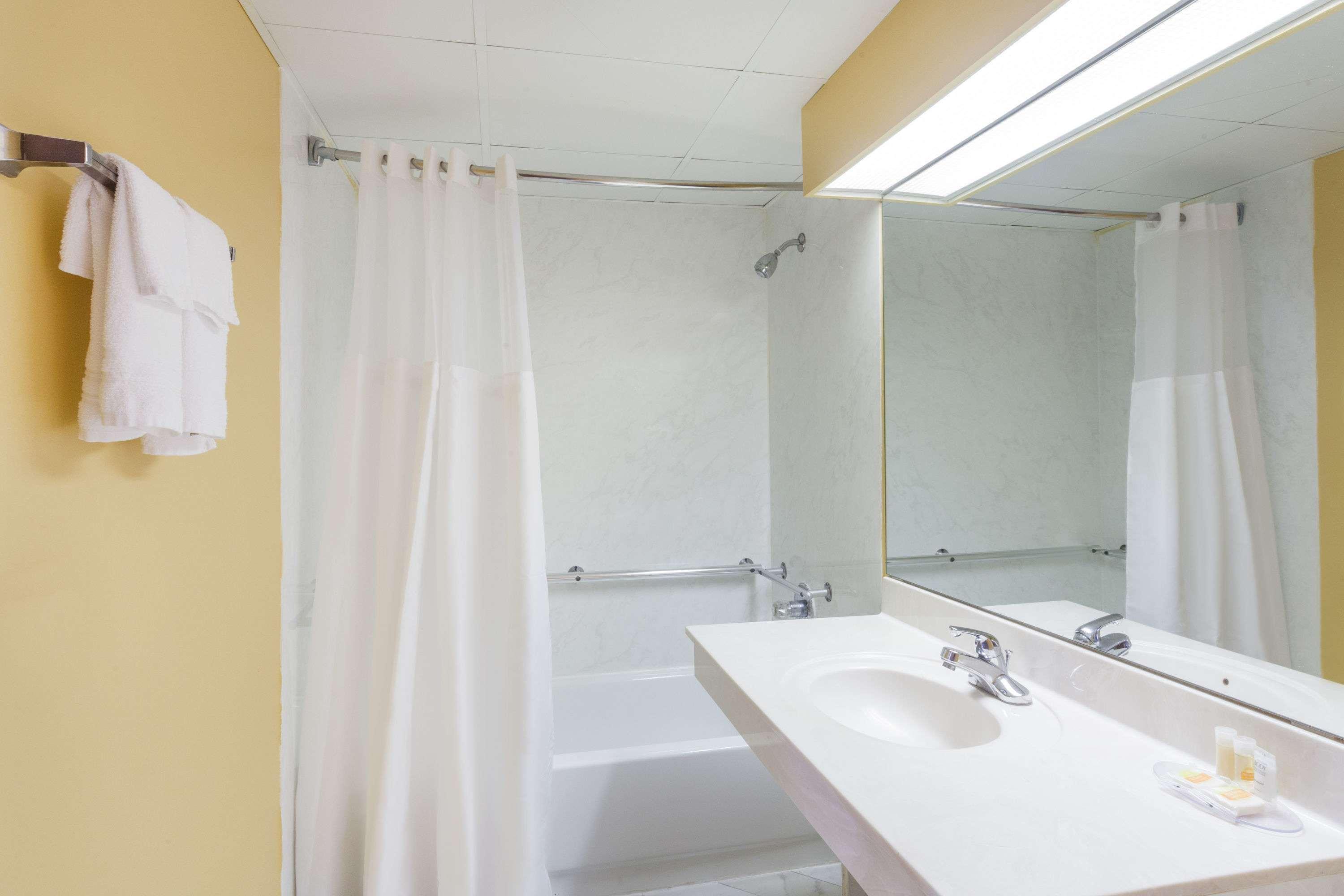 Days Inn By Wyndham Nashville Saint Thomas West Hospital Esterno foto