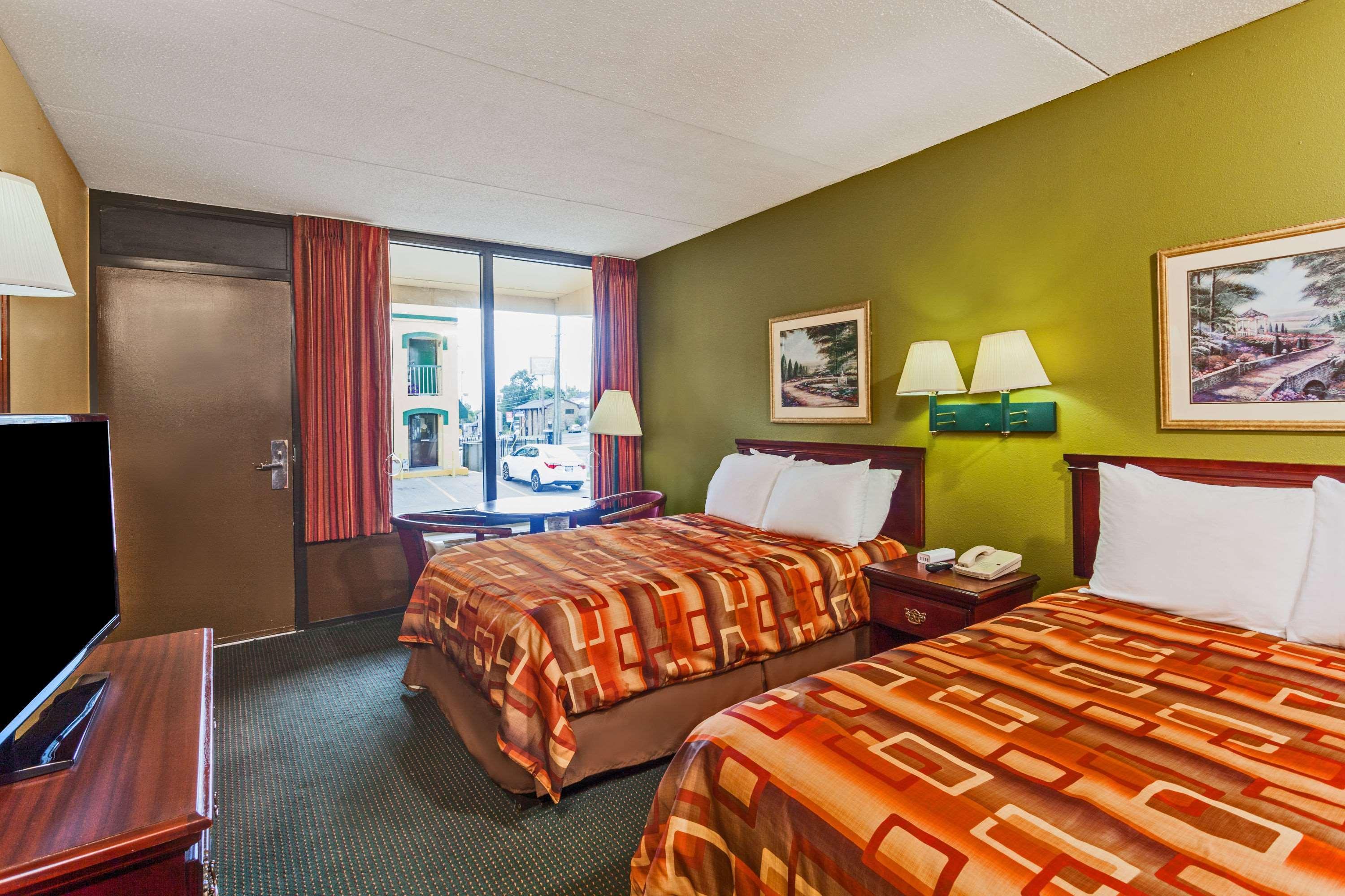 Days Inn By Wyndham Nashville Saint Thomas West Hospital Esterno foto