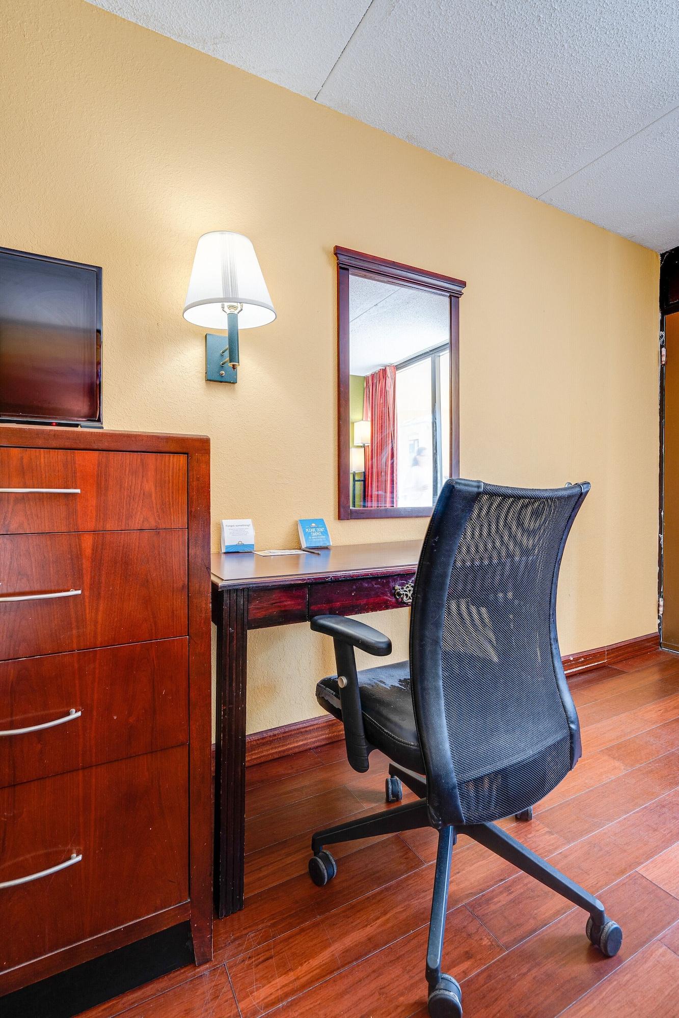 Days Inn By Wyndham Nashville Saint Thomas West Hospital Esterno foto