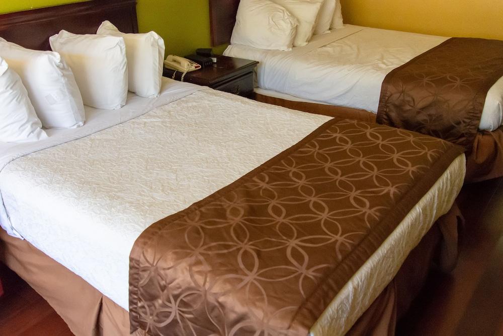Days Inn By Wyndham Nashville Saint Thomas West Hospital Esterno foto