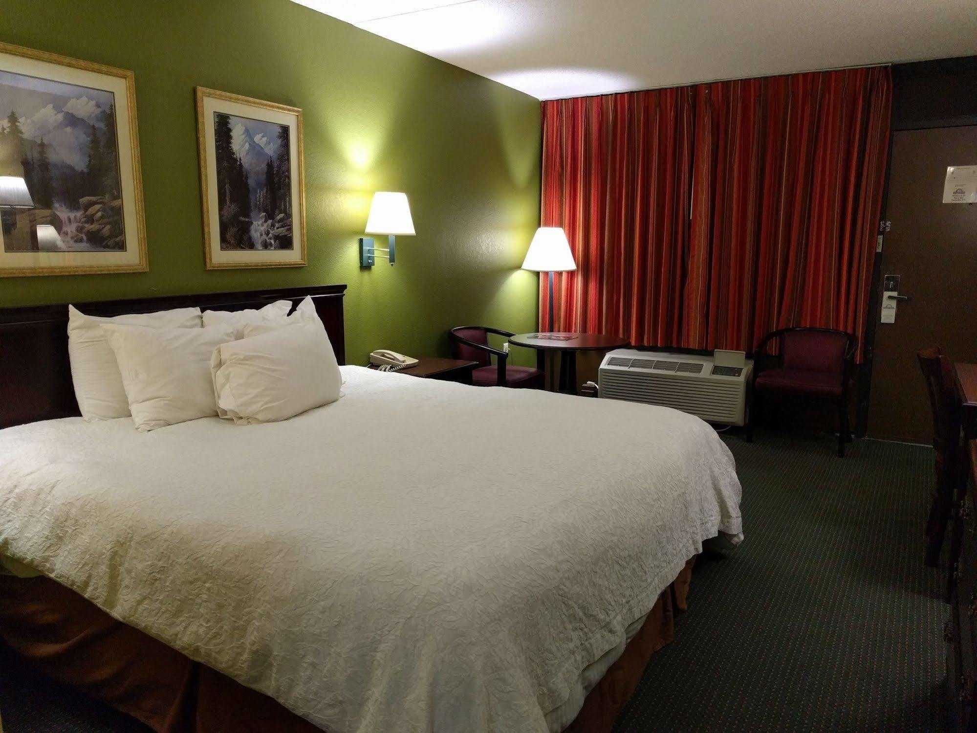 Days Inn By Wyndham Nashville Saint Thomas West Hospital Esterno foto